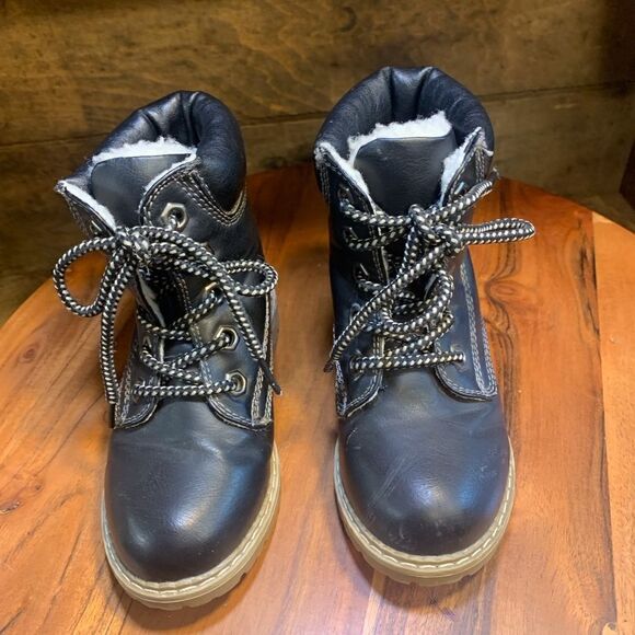 Child’s boot lace ups by Link.  Inv 5332a - Picture 1 of 6